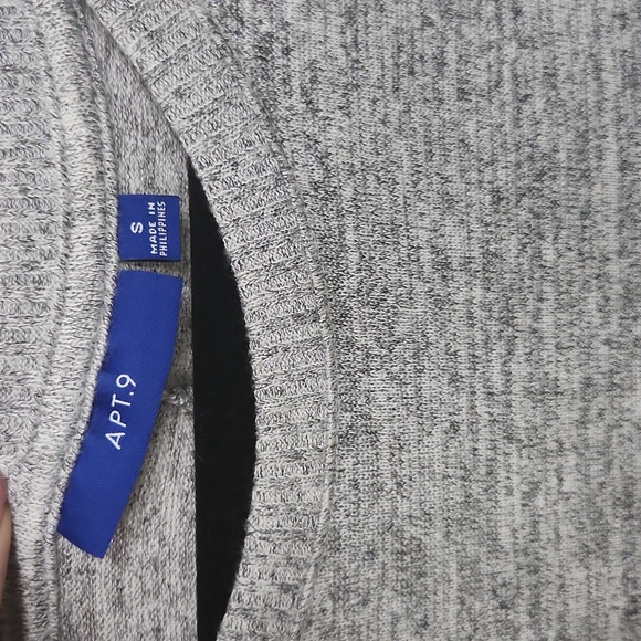 Apt 9, Small, Gray, Cold Shoulder Knit Top - Picture 2 of 3